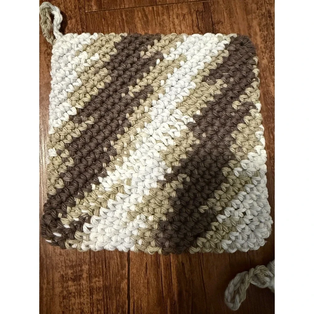 Set of 2 Crochet Hot Pads Potholders  Heat Resistant Rustic Double Thickness New